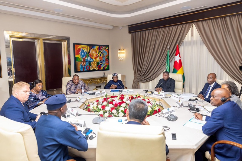 Crise Rwanda-RDC : Réunion du Médiateur de l’Union africaine avec le panel des facilitateurs à Lomé